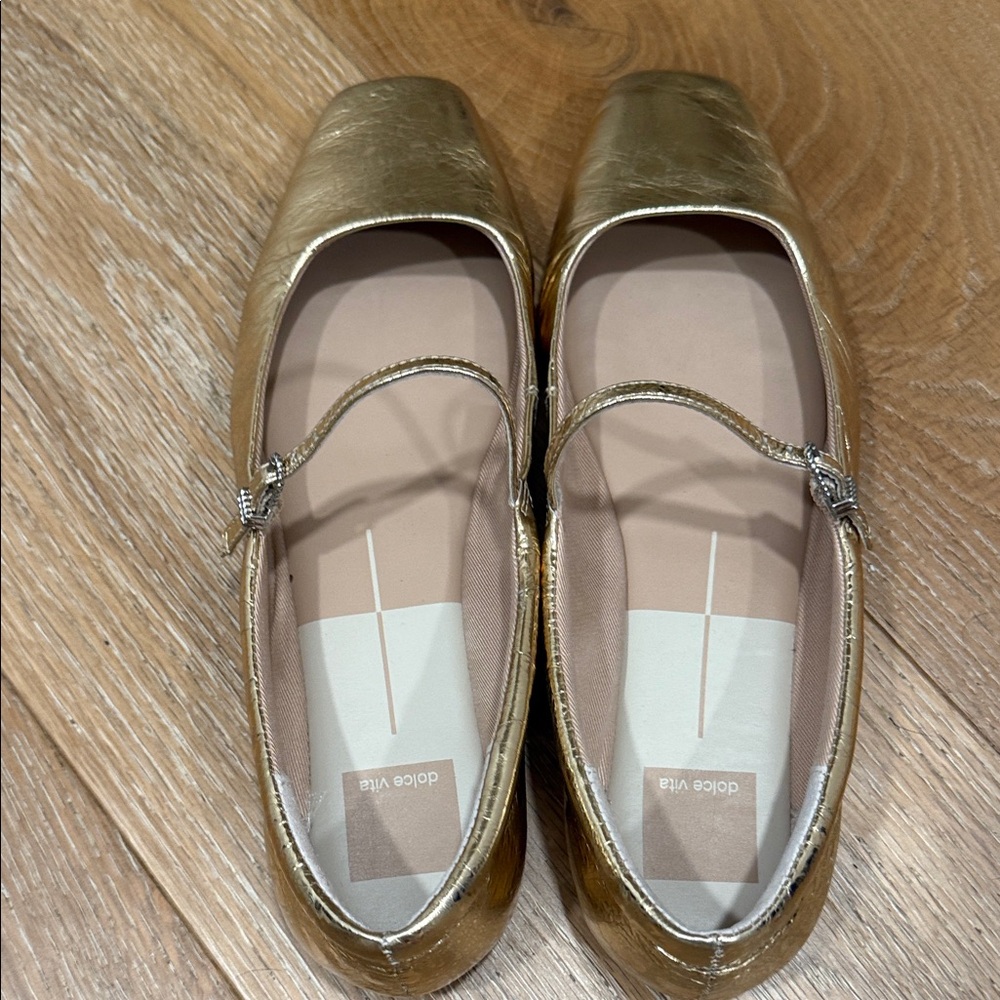 Dolce Vita Size 9 -  Gold Women's Flats 🥿